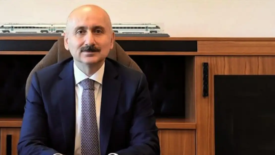 Cumhurbaşkanı Görevden Aldı: Ulaştırma ve Altyapı Bakanı Değişti!