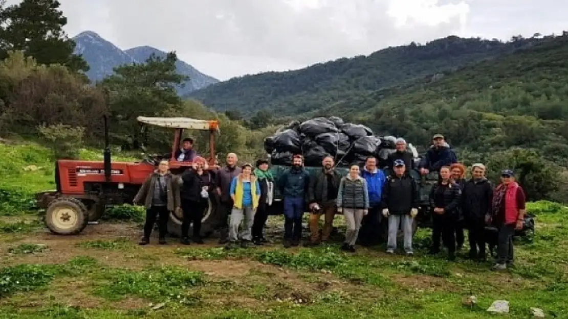 Datçalı Doğaseverler Temiz Çevre için Kolları Sıvadı
