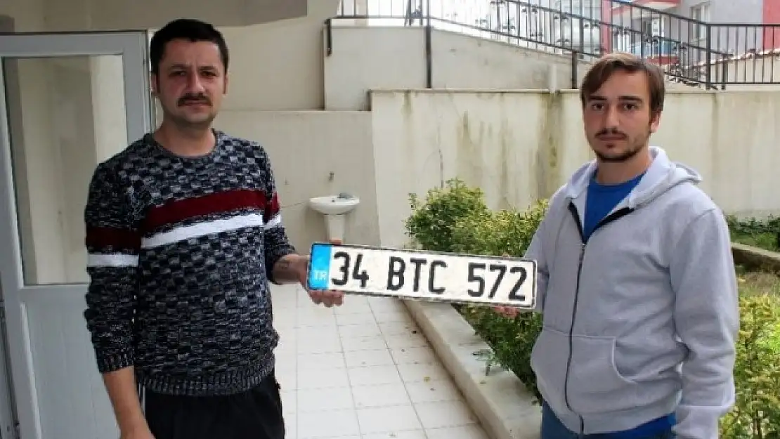 Köpeğe Çarpıp Kaçan Sürücü Plakayı Yerde Unuttu!