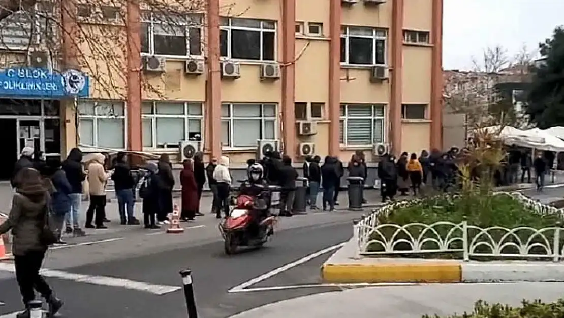Korona Testlerinde 'Kuyruk Var 3 Gün Sonra Verilecek' Deniyor