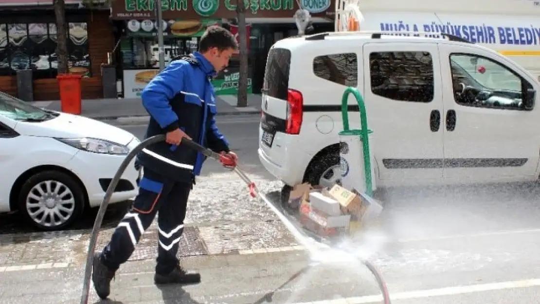 Menteşe Sokakları Koronavirüse Karşı Yıkanıyor
