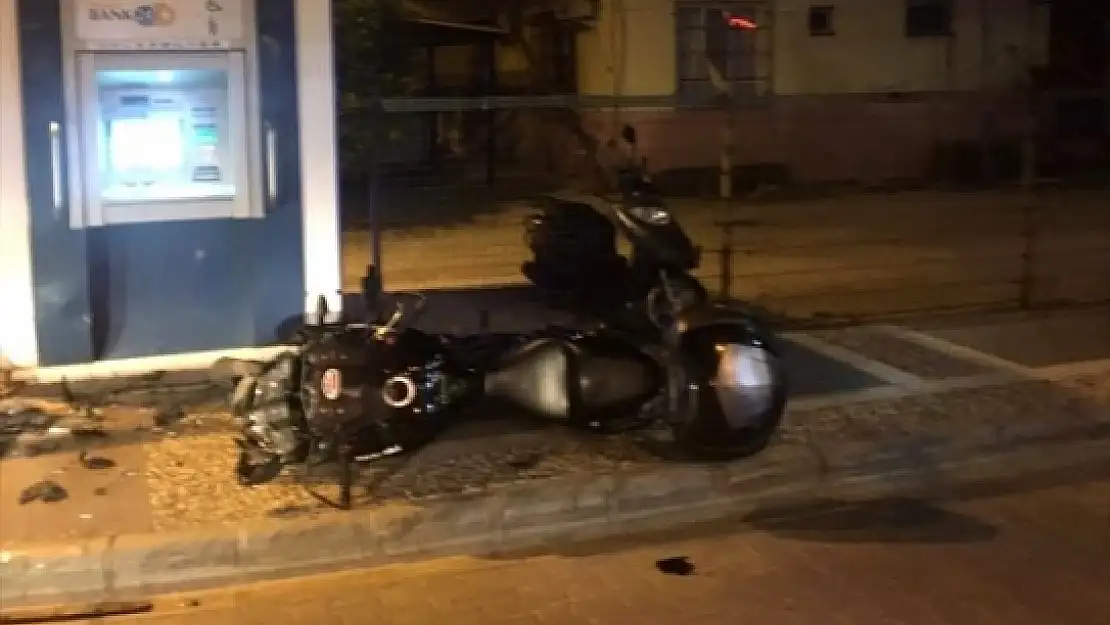 Otomobille Çarpışan Motosiklet Sürücüsü Hayatını Kaybetti