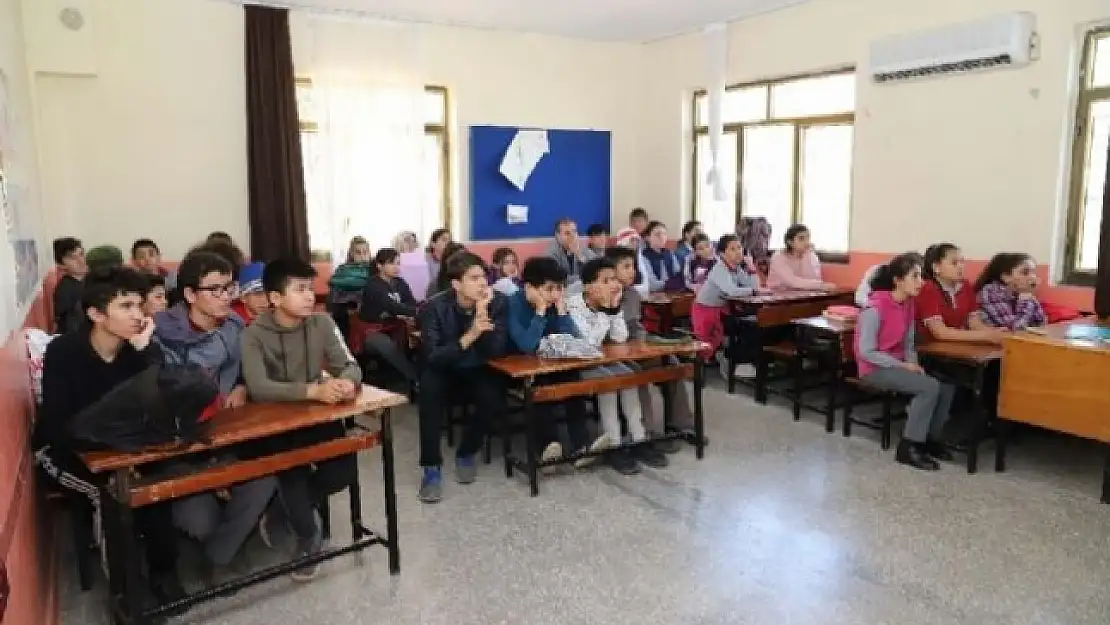 Seydikemer'de Gençlere Deprem Eğitimi Verildi