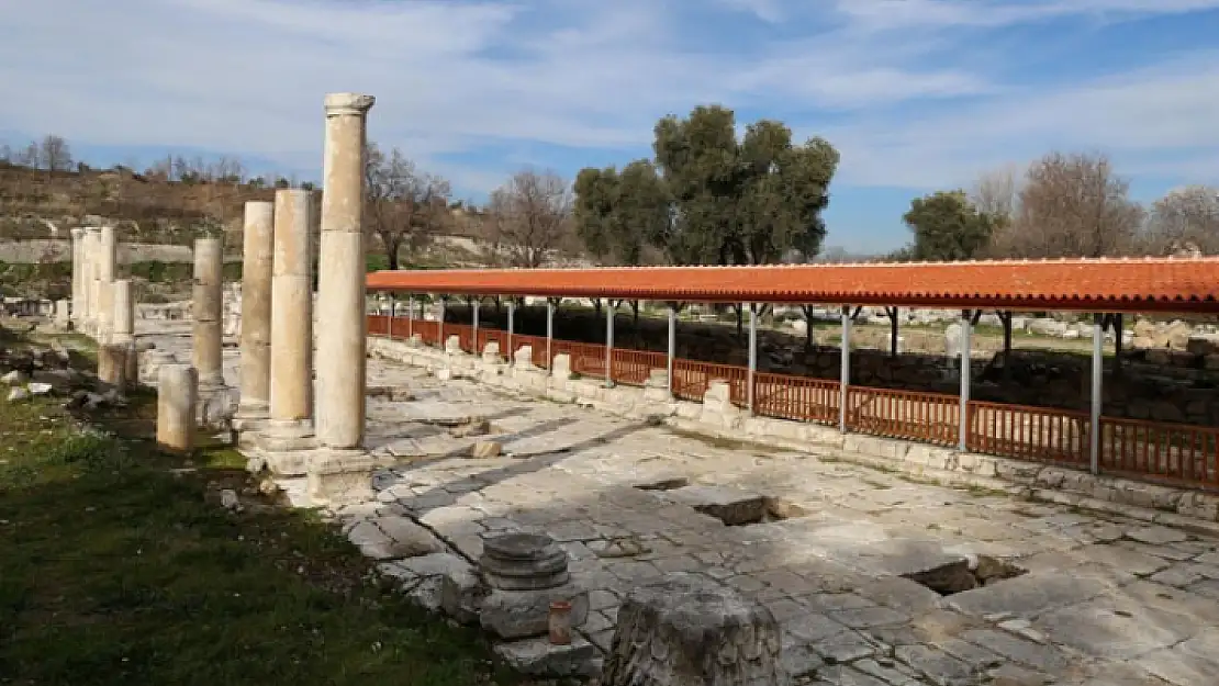 Stratonikeia'da 1600 Yıllık Mozaiklere 'Çatılı' Önlem