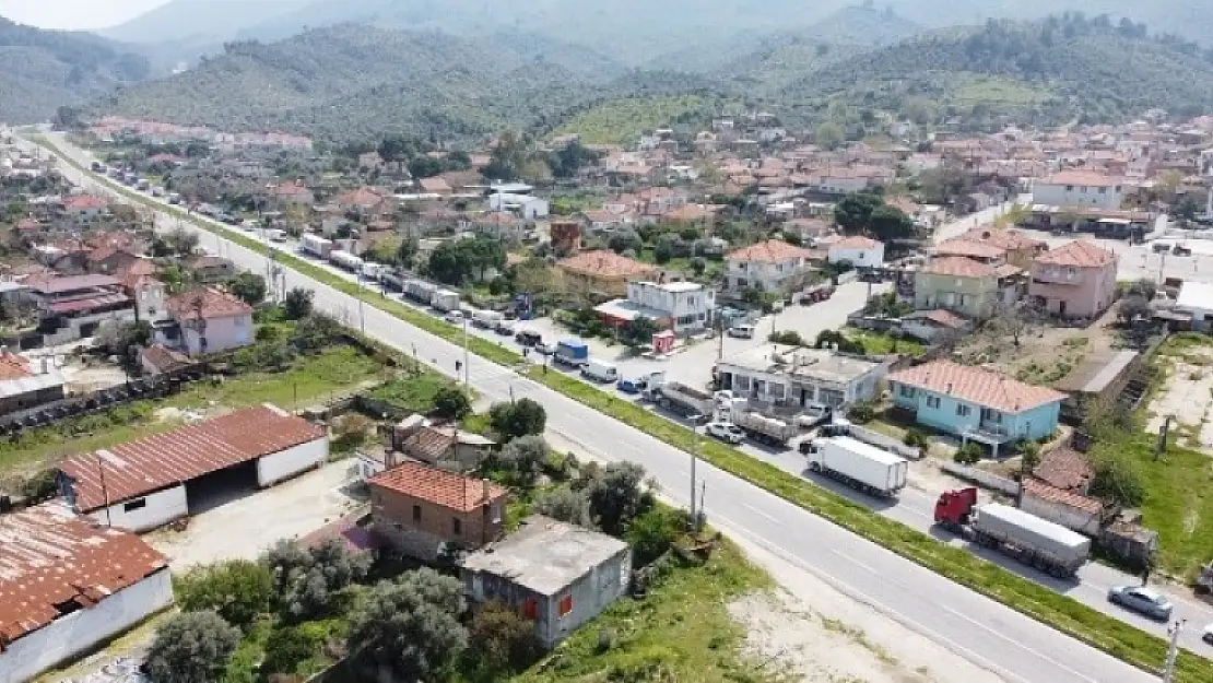 Bafa'da Araç Kuyruğu Havadan Görüntülendi