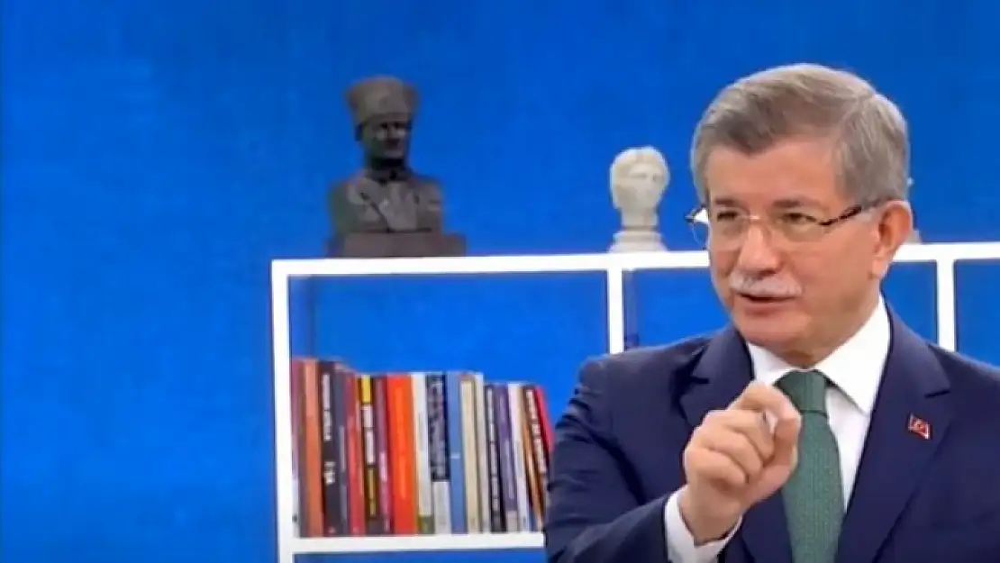 Davutoğlu İnfaz Yasasında Bahçeli'yi İşaret Edip Ayrımcılıkla Suçladı