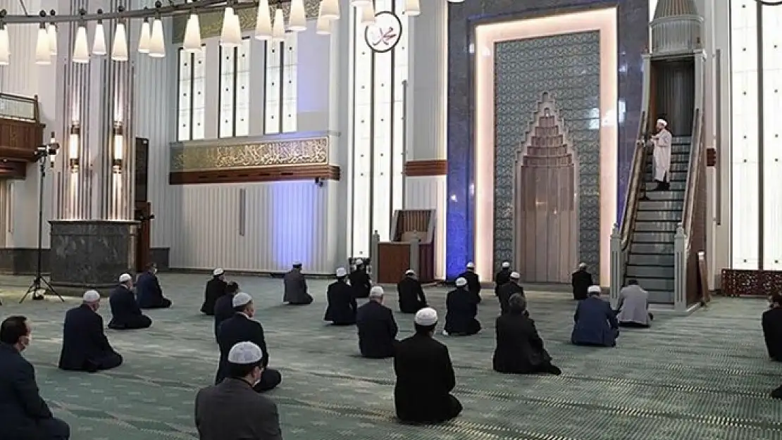 Diyanet'ten Flaş 'Cuma Namazı' Açıklaması