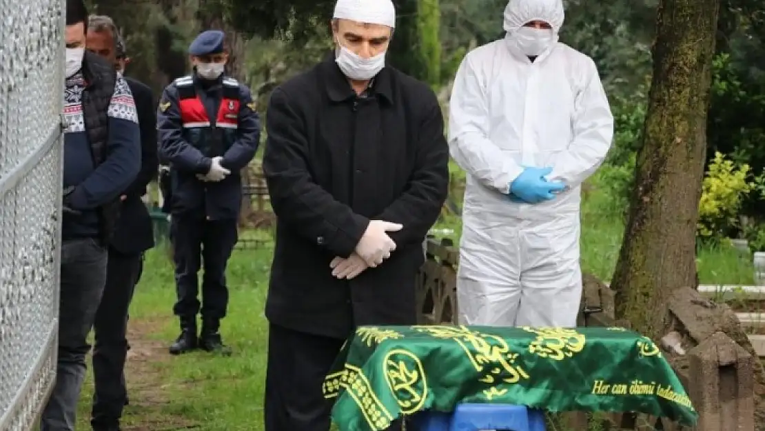 Türkiye'de Koronadan Ölümlerde En Acı Fotoğraf!