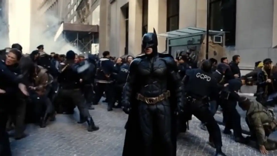 ABD, Protestolara Katılan 'Batman' Kostümlü Eylemciyi Konuşuyor