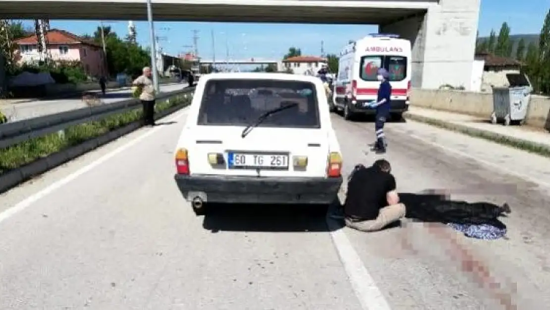Acılı Baba Kazada Ölen Oğlunun Başında Gözyaşı Döktü
