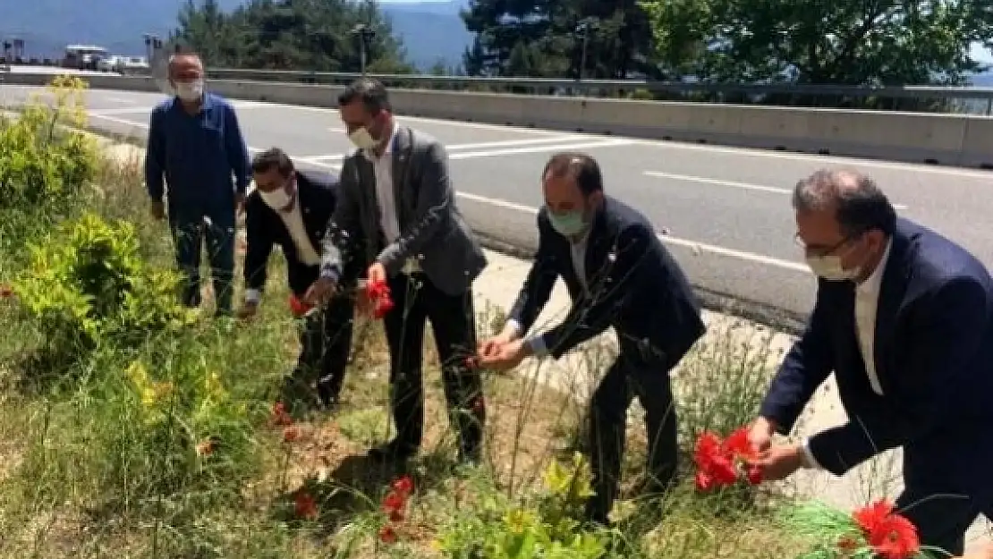 Anneler Günü'nü Kutlamaya Giderken Kazada Ölen 24 Kişi Unutulmadı