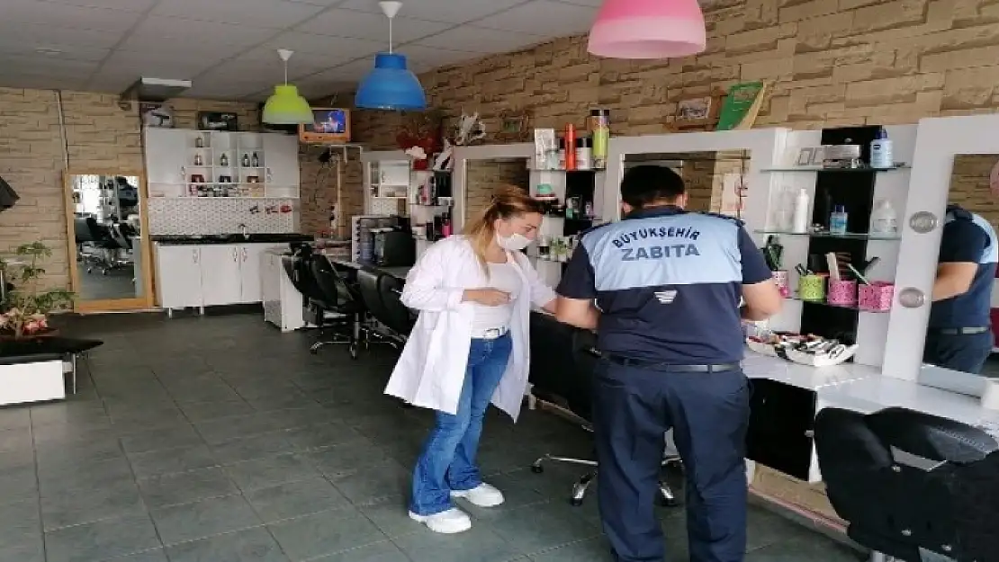 Büyükşehir Zabıtasından AVM ve Berberlere Denetim
