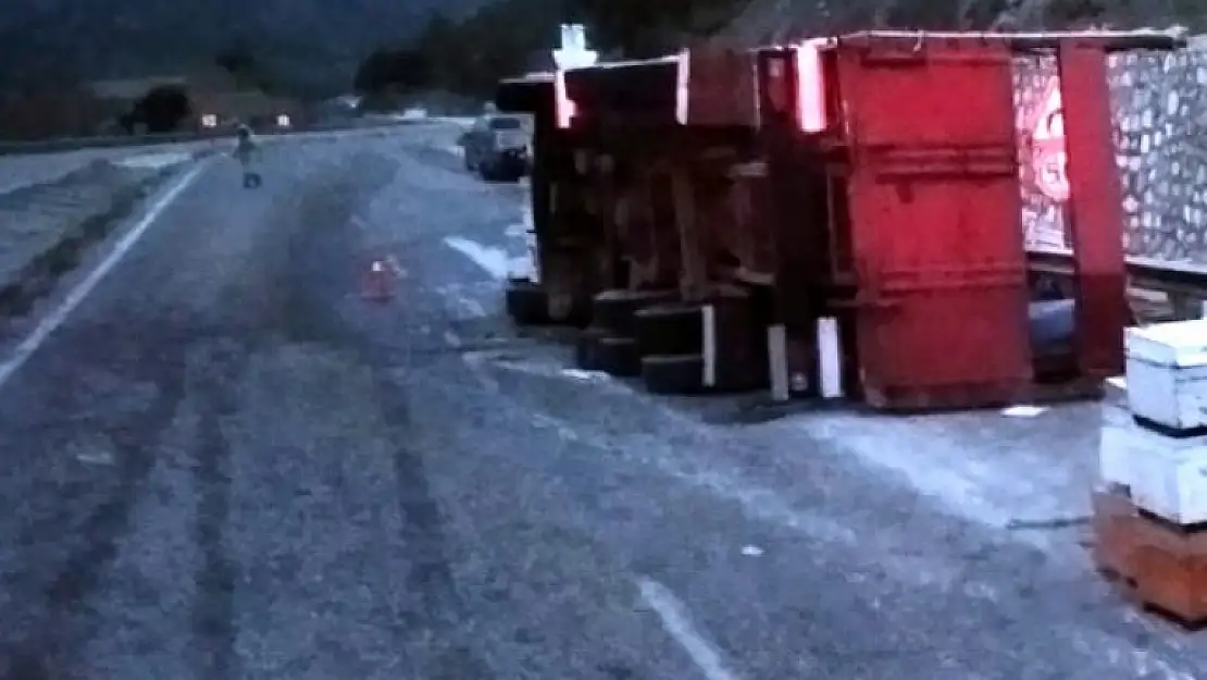 Kamyon Kaza Yaptı Olay Yerine Kimse Yaklaşamadı
