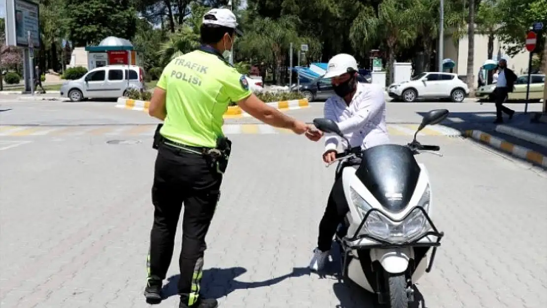 Muğla'da Sürücülere Broşür Dağıtıldı