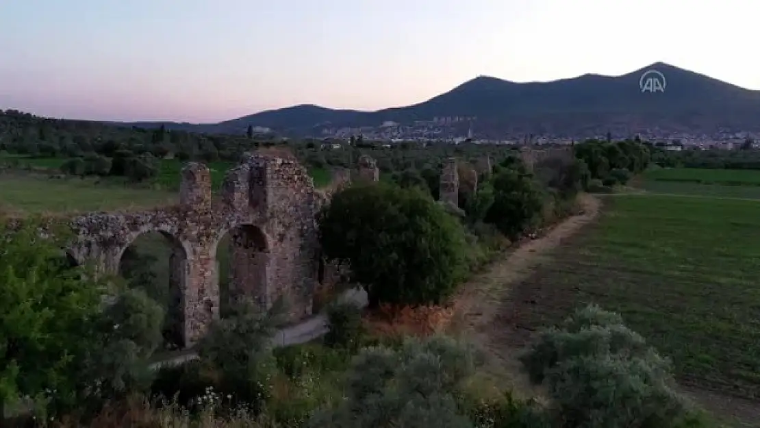 Baz İstasyonu Kurarken 2 Bin Yıllık Su Kemerlerini Tahrip Ettiler