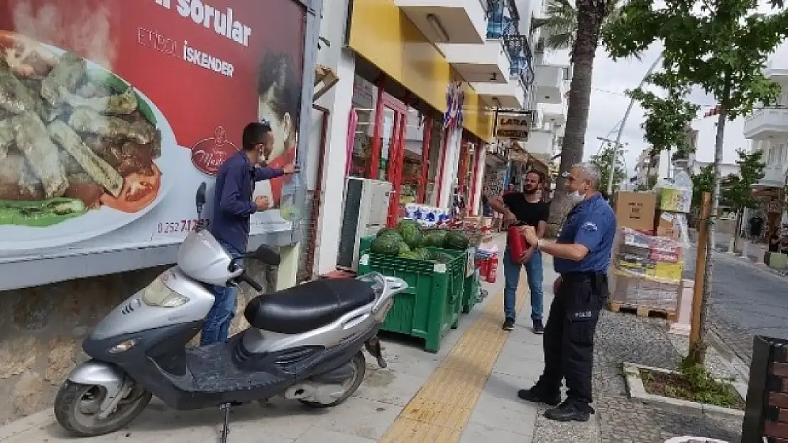 Belediyenin Mallarına El Koyduğu Adam Kendini Yakmaya Çalıştı