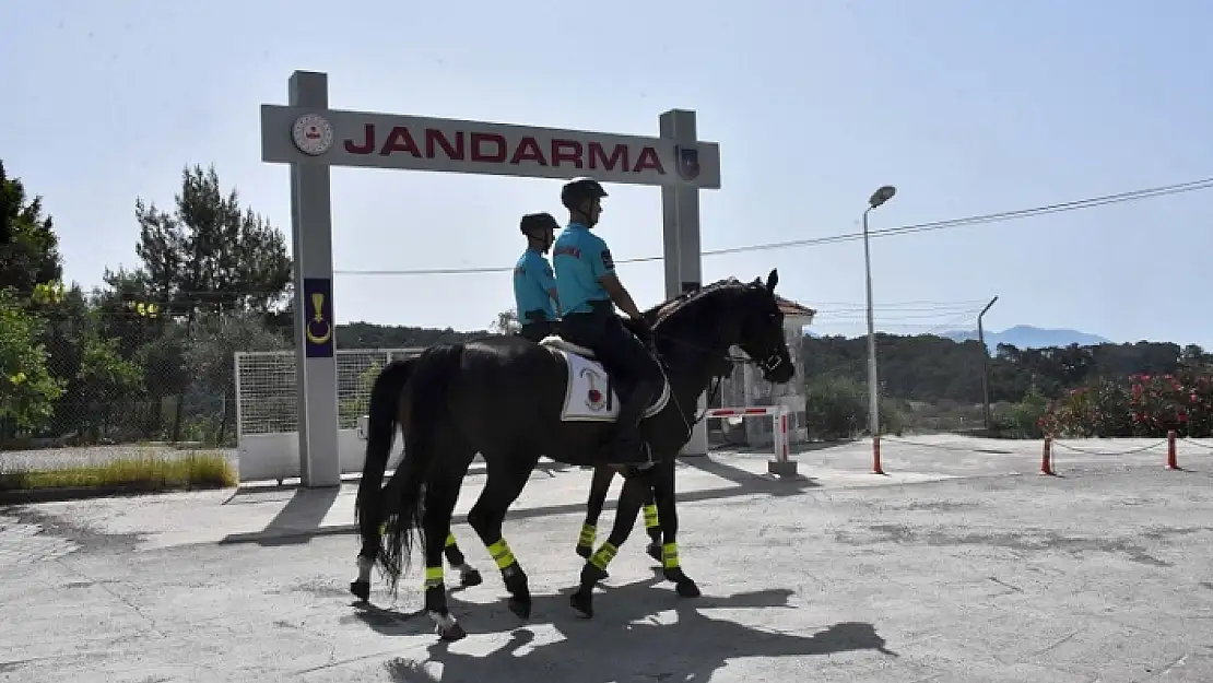 Dünyaca Ünlü Sarıgerme Plajında Atlı Jandarmalar Göreve Başladı