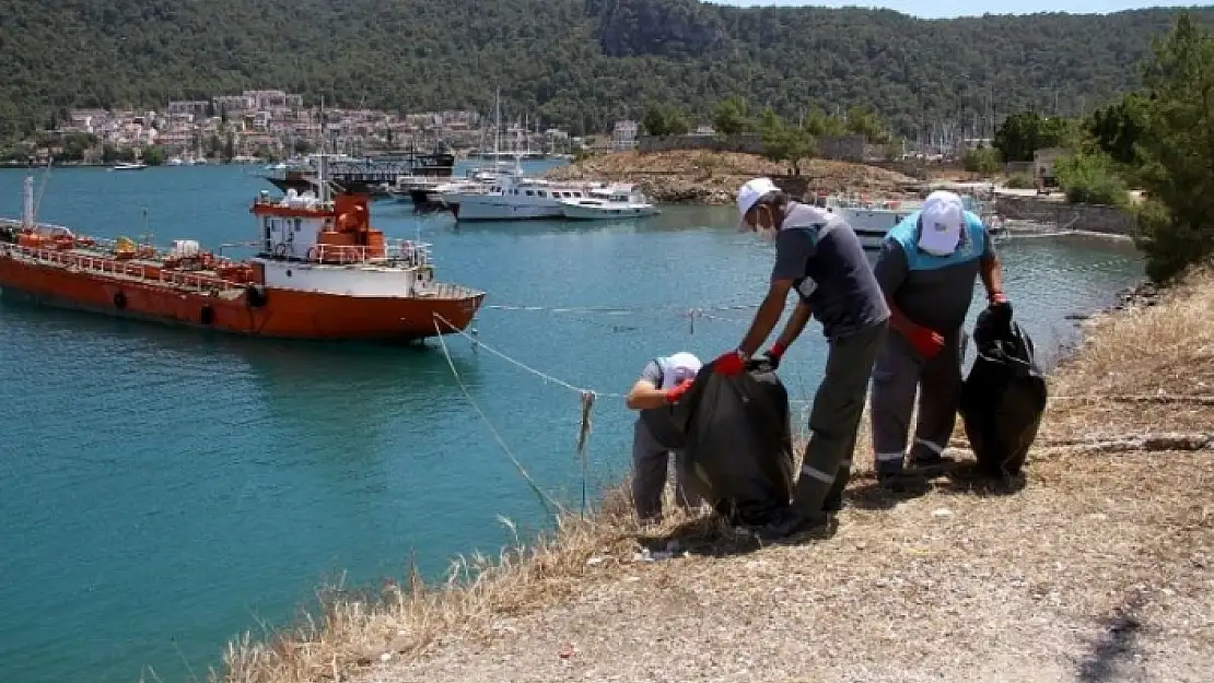Fethiye'de Bando Eşliğinde Kıyı Temizliği