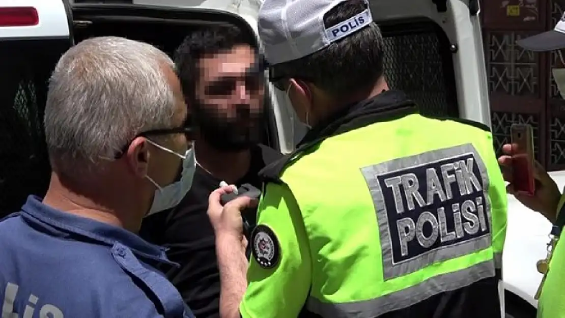 Polisin 'Dur' İhtarına Uymayan Gencin Sözleri Güldürdü