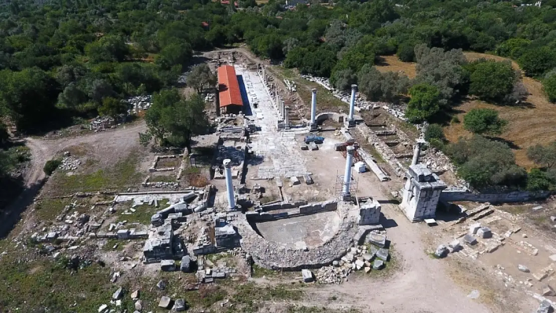 YATAĞAN'DA, ANTİK ŞEHİR KAPISI 1870 YIL SONRA AYAĞA KALDIRILIYOR
