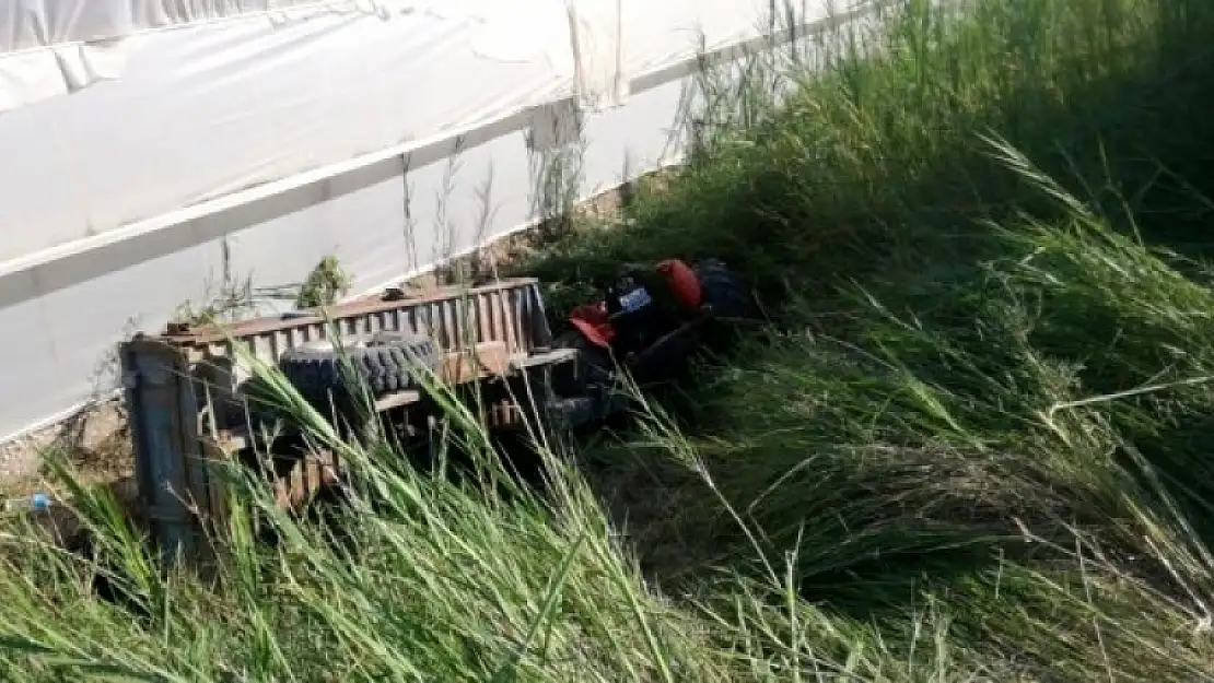 Antalya'da Traktör Devrildi: 1 Ölü