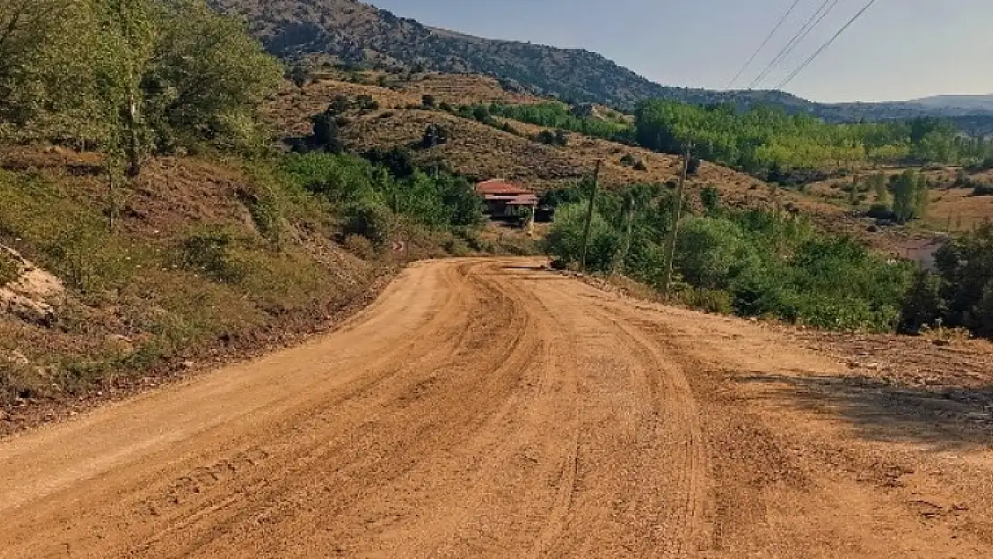 Büyükşehir Seydikemer'de Yol Çalışmalarını Sürdürüyor