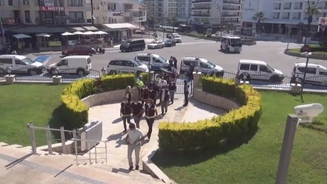 Marmaris'te Husumetli Esnaflar Meydan Savaşına Tutuştu