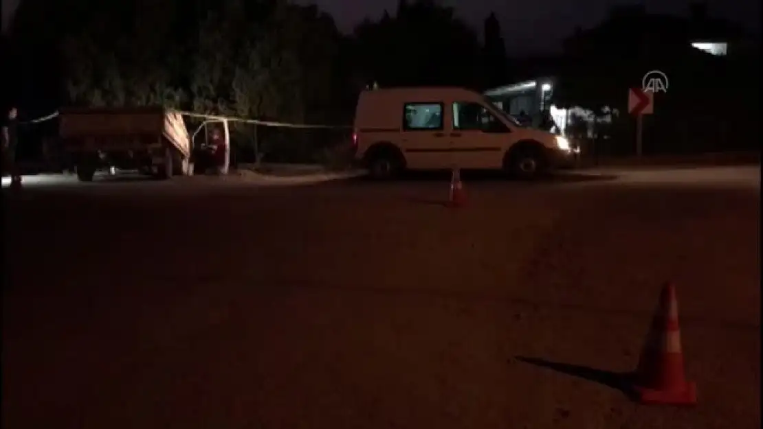 Ortaca'da Polisten Kaçan Sürücü Bahçe Duvarına Çarptı!