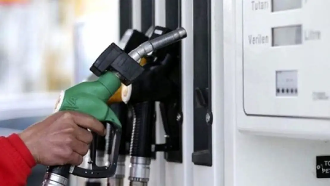 Araç Sahiplerine Kötü Haber! Benzine Büyük Zam Geldi