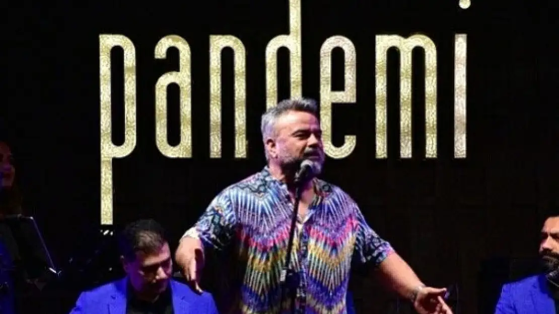 Bülent Serttaş, Bodrum'da Hayranlarını Coşturdu