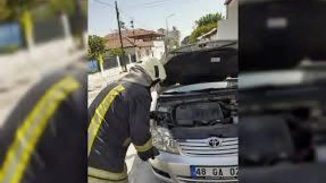 Fethiye'de Otomobilin Motoruna Sıkışan Tavuğu İtfaiye Kurtardı