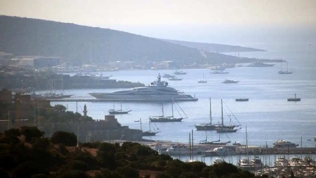 Katar Emirinin Yüzen Sarayı Bodrum'a Demir Attı