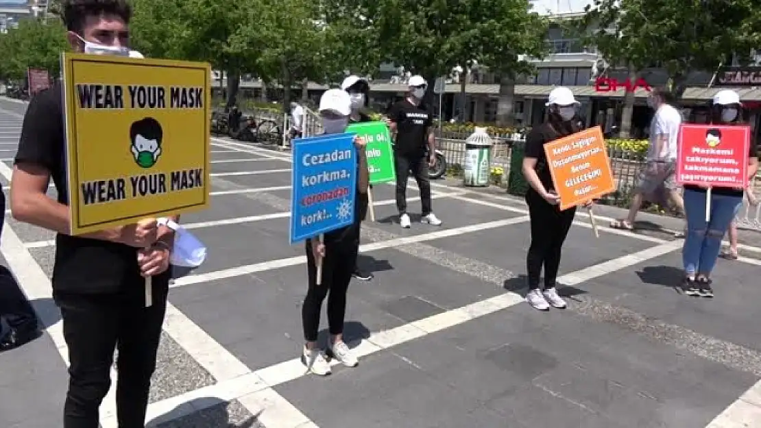 Koranavirüs Farkındalığı İçin Pankart Açıp Yürüdüler