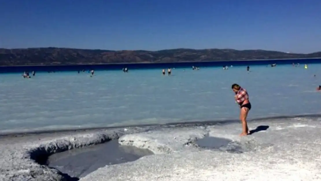 Salda Gölü'nde Çamur Havuzları Yasaklandı