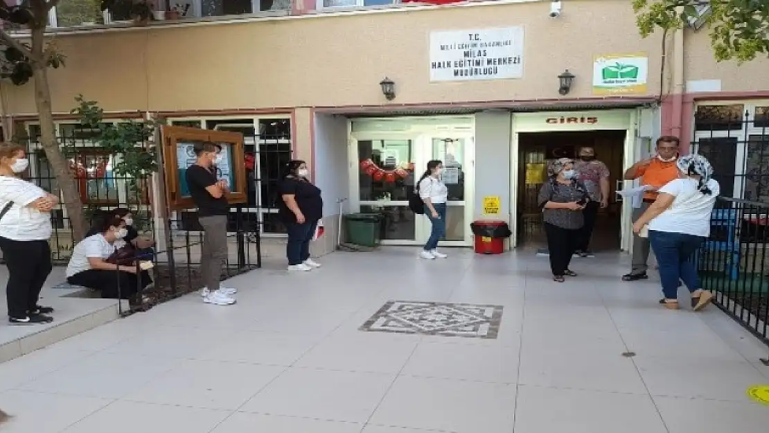 111 Hizmetli Ve 19 Güvenlik Görevlisi İçin Mülakat Yapıldı