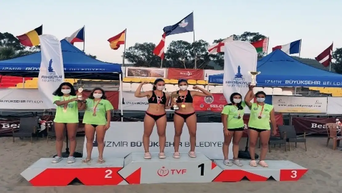 Büyükşehir'in Voleybolcuları Türkiye Birincisi