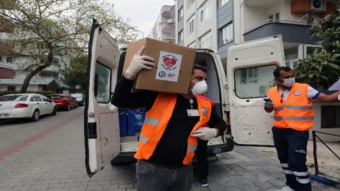 Büyükşehir Pandemi Sürecinde 50 Bin Gıda Paketi Dağıttı