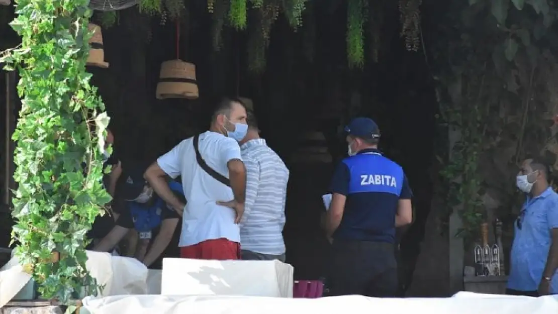 Marmaris'te Kovid-19 Tedbirlerine Uymayan 8 İşletme Mühürlendi