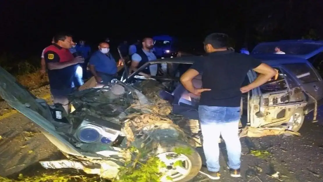 Ortaca Dikmekavak'ta Yaşanan Kazada Sürücü Araçta Sıkıştı!