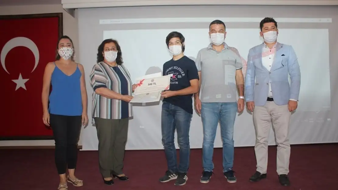 Türkiye Birincisi Muğla'nın Başarılı Öğrencileri Ödüllendirildi