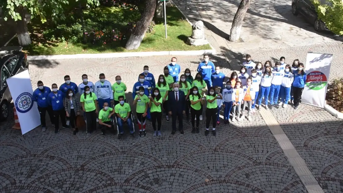 Başarılı Sporculardan Başkan Gürün'e Ziyaret