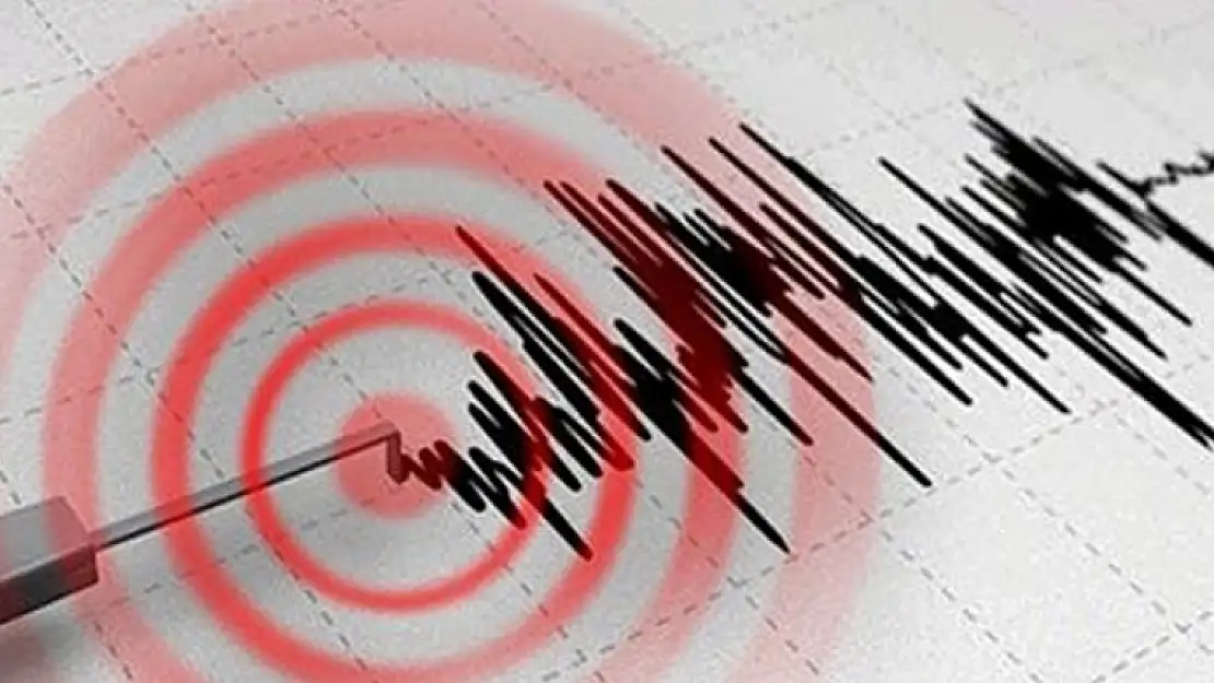 İZMİR AÇIKLARINDA 6.8 ŞİDDETİNDE DEPREM! İSTANBUL'DAN HİSSEDİLDİ