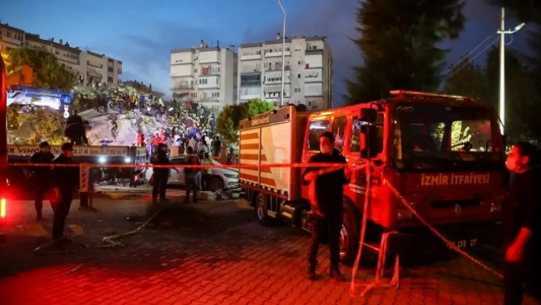 İzmir'deki Depremde Ölü Sayısı 35'e Yaralı Sayısı 251'e Yükseldi