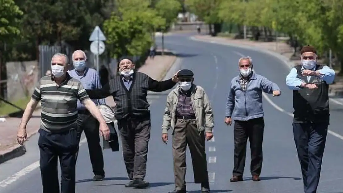 Koronavirüste 65 Yaş Üstüne İlk Yasak Geldi