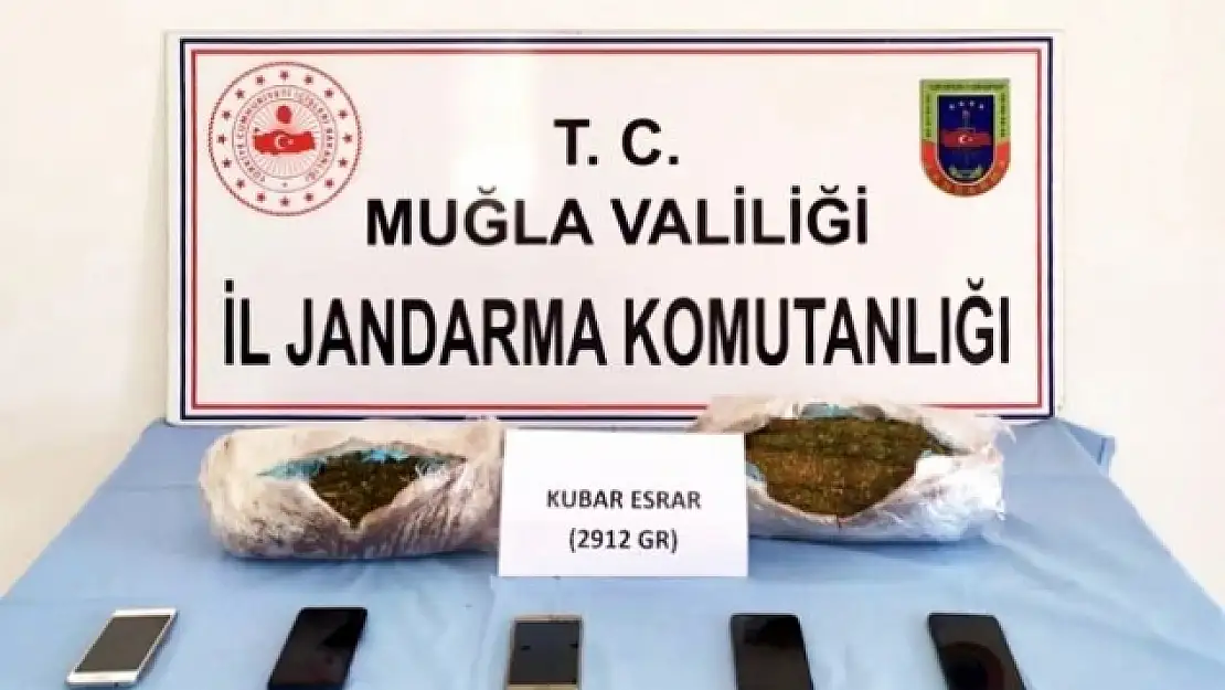Marmaris'te Durdurulan Otobüste 2 Kilo 912 Gram Esrar Ele Geçirildi