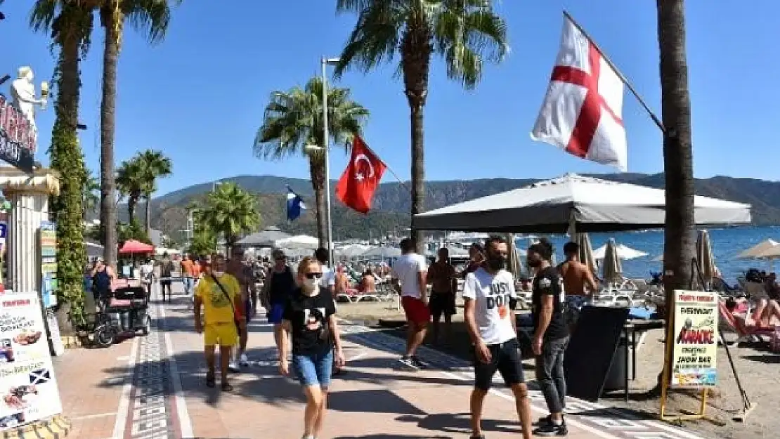 Marmaris'te İngiliz Turistler Ülkelerine Dönmek İstemiyor