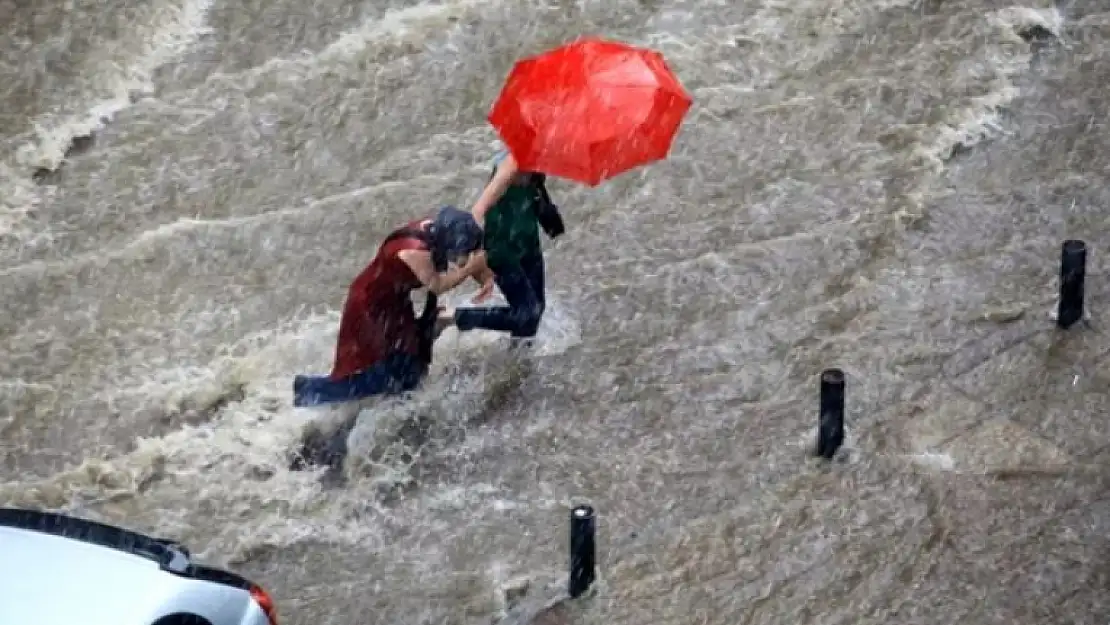 Meteoroloji Uyardı! 3 Bölgeye Sağanak Yağış Geliyor