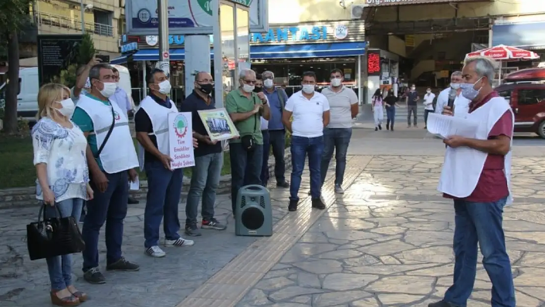 Muğla'da Tüm Emekliler Sendikası'nın Kapatılmasına Tepki