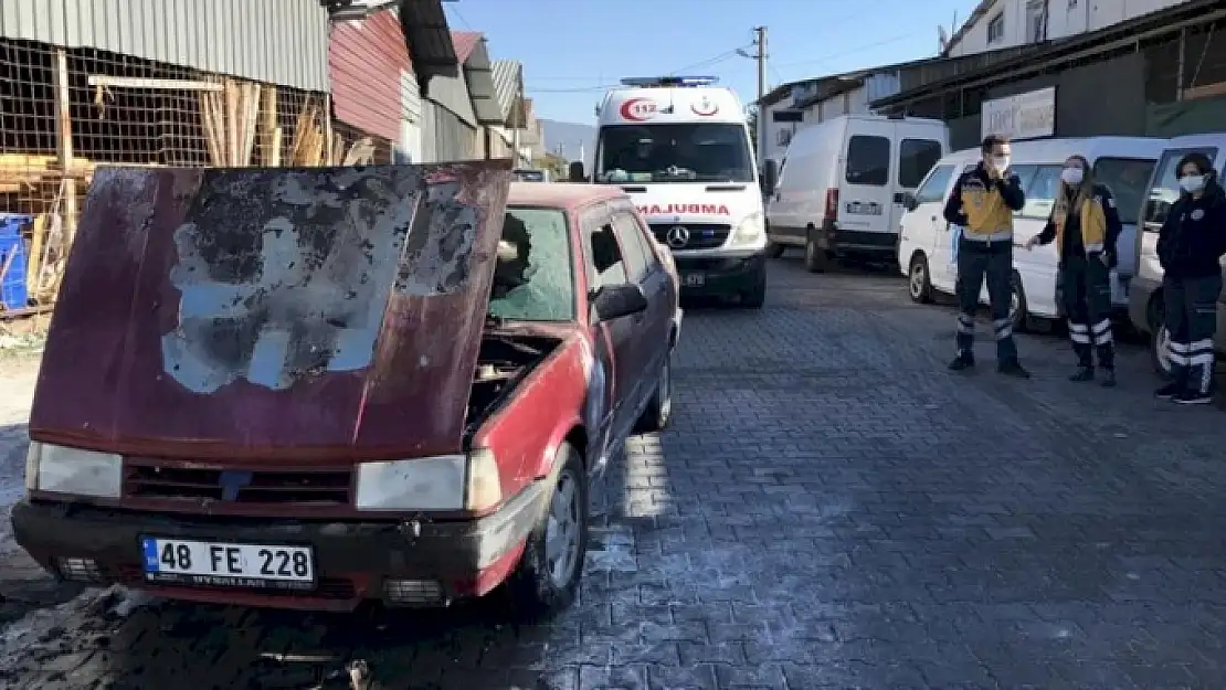 Fethiye'de Bir Otomobilde Çıkan Yangın Söndürüldü