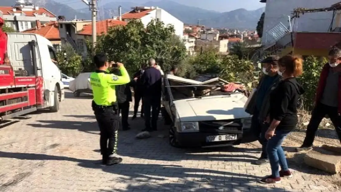 Milas'ta Freni Boşalan Kamyon Önce Aracı Altına Aldı Sonra Bahçeye Uçtu!